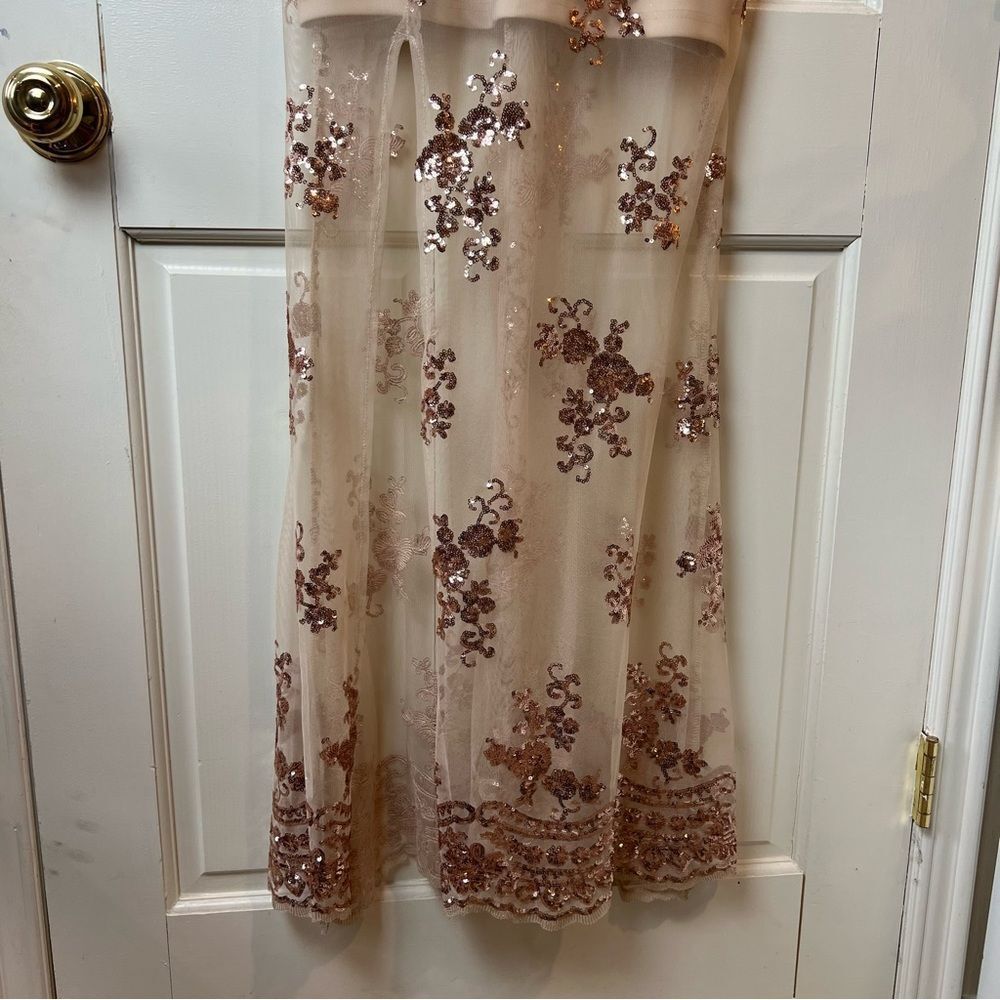Showpo Passion Fusion NWT Nude Sequin V Neck Evening Gown Womens Size 4 - Picture 5 of 12